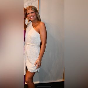 White retrofete dress
